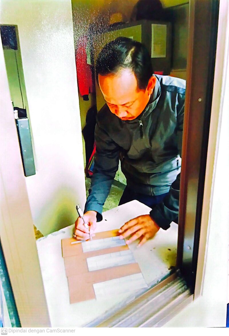 FOTO : NANA SURYANA PEGAWAI KECAMATAN GROGOL PETAMBURAN